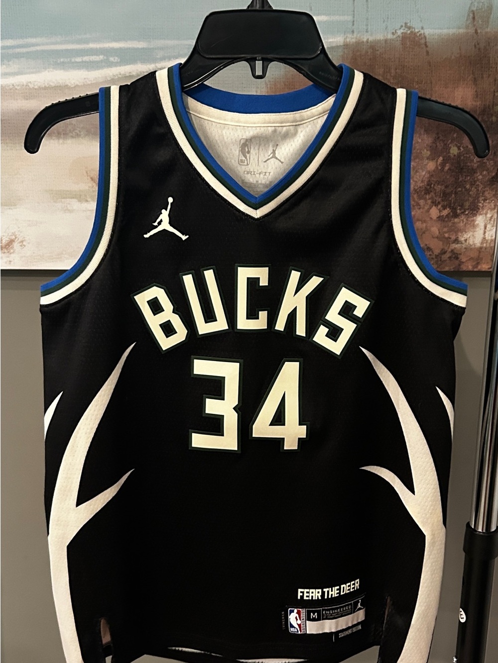 Nike Jordan Milwaukee Bucks Black #34 Basketball Jersey. Youth M. Unisex.